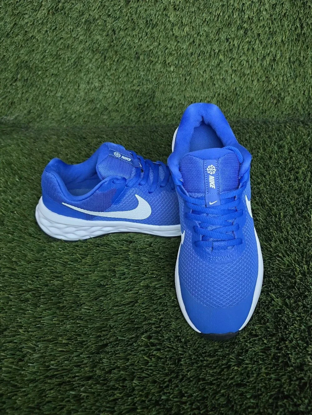 Nike Revolution 6 Sneakers